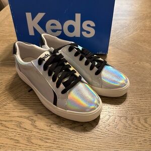 Keds Women’s Pursuit Irid Sneaker Size 6W